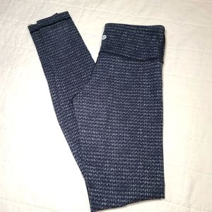 Lululemon Sweater Pattern legging sz 4